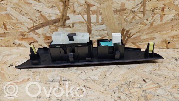 rrr-part-1792-a1bf104701ea2f9d61bb2ffe2ff77303 Lexus IS 220D-250-350 Electric window control switch