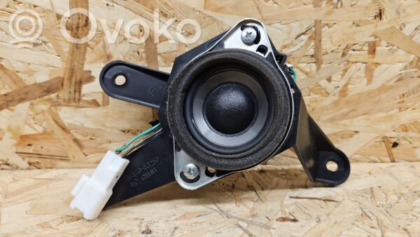 Lexus IS 220D-250-350 Front door speaker