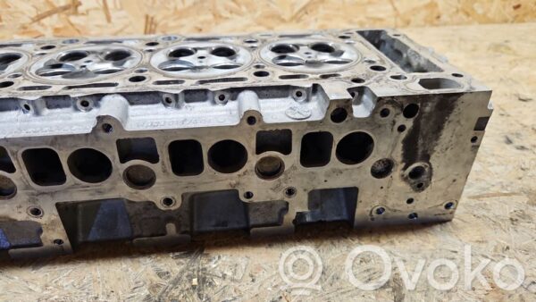 Mercedes-Benz S W221 Engine head
