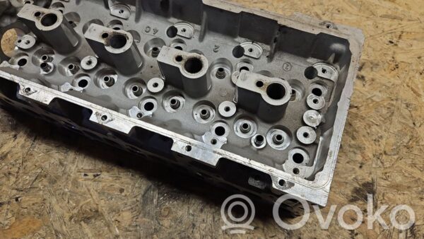 Mercedes-Benz S W221 Engine head