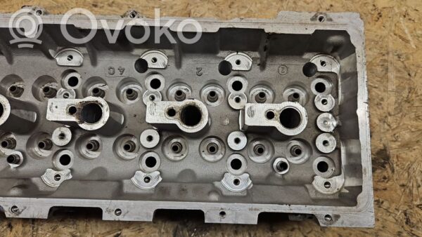 Mercedes-Benz S W221 Engine head