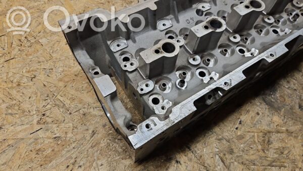 Mercedes-Benz S W221 Engine head