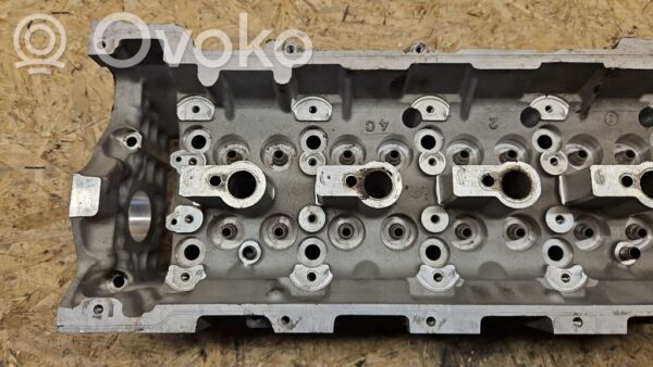 Mercedes-Benz S W221 Engine head