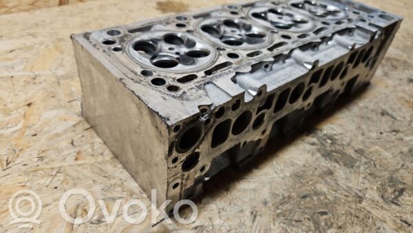 Mercedes-Benz S W221 Engine head