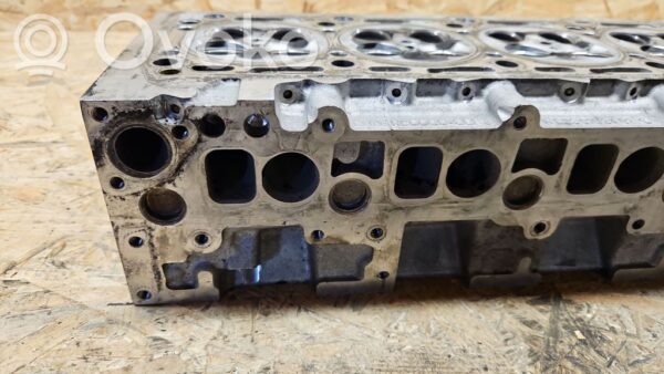 Mercedes-Benz S W221 Engine head