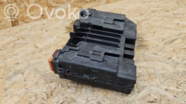 rrr-part-1833-77efba8af463cc4668e5c4dfafc03fa9 Mercedes-Benz S W221 Fuse module