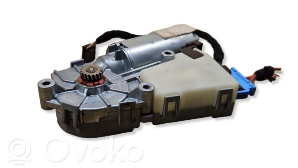 rrr-part-189-05b16a02c53bbf076fc989386dc95fb1-1 Audi A6 S6 C5 4B Katuseluugi mootor/ajam
