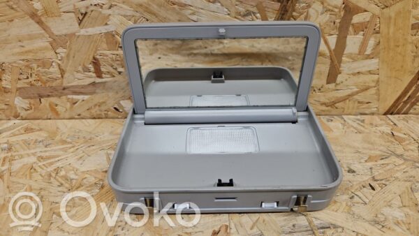 Mercedes-Benz S W221 Tagumise istme tuli