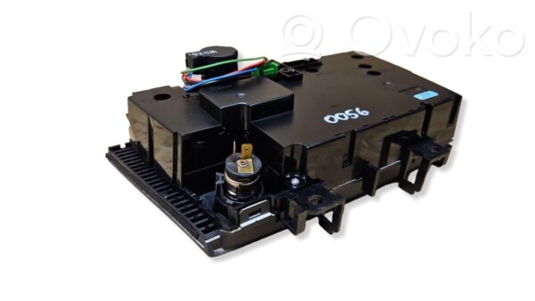 rrr-part-195-5dfa6fa3a52497dbfacf757172357820-1 Volvo S60 Climate control unit