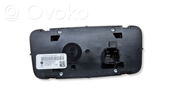 rrr-part-200-0311573a71ee04c88ad0731e6ceb7390-1 Jeep Grand Cherokee Other switches/knobs/shifts