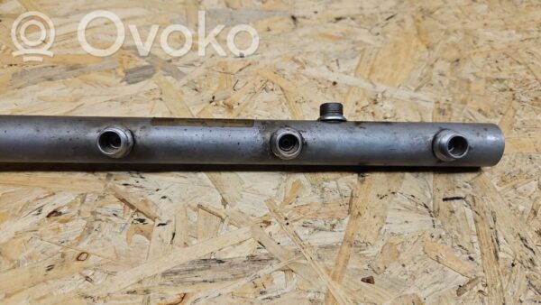 Mercedes-Benz S W221 Fuel main line pipe