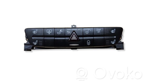 rrr-part-203-b0d26e802e99482cf5a918da30322b46 Mercedes-Benz CLS C219 A set of switches