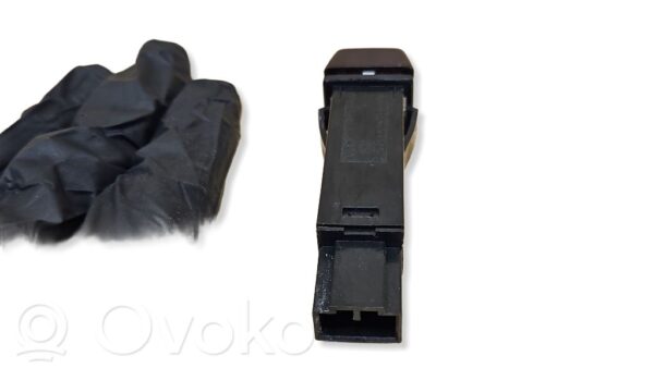 Volvo XC60 Hazard light switch