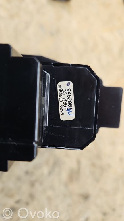 Volvo S60 Electric window control switch