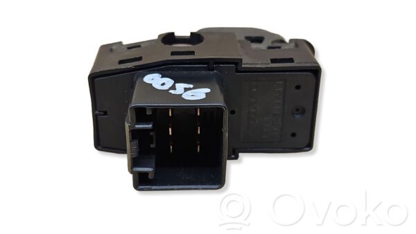 rrr-part-214-e02f100235d84bbebaf9e2349f08844b Volvo S60 Electric window control switch