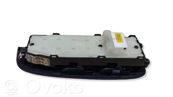 rrr-part-219-3ff6e8d9d1e5086a0d7058471ce6565f-1 Toyota Avensis T250 Electric window control switch