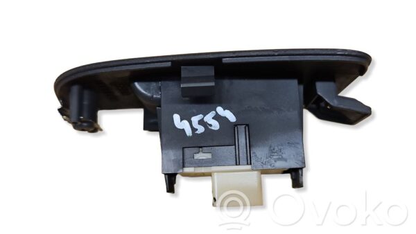 Toyota Avensis T250 Electric window control switch