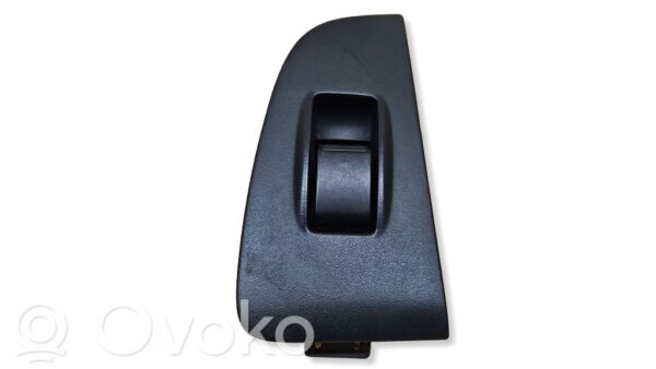 Toyota Avensis T250 Electric window control switch