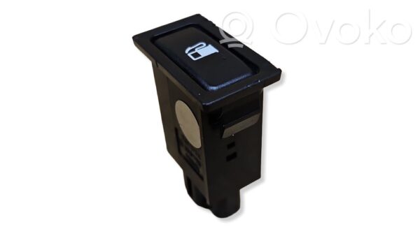 Toyota Avensis T250 Fuel tank opening switch