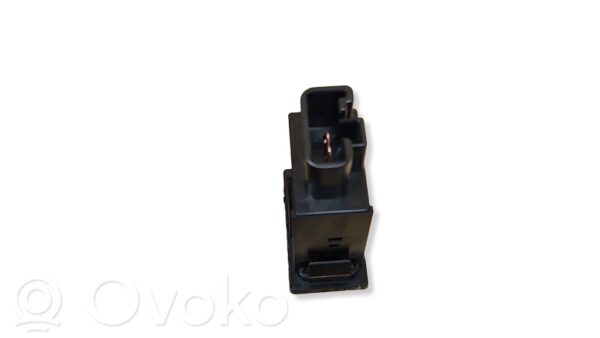 Toyota Avensis T250 Fuel tank opening switch