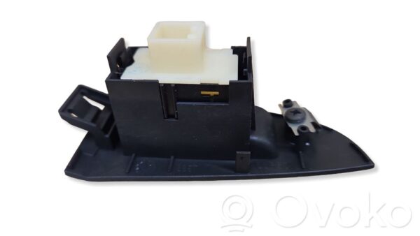 rrr-part-224-0852369e9f8d3209cdbc7fd2a1c3e3ea Toyota Avensis T250 Electric window control switch