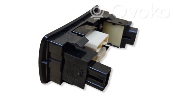 Toyota Avensis T250 Wing mirror switch