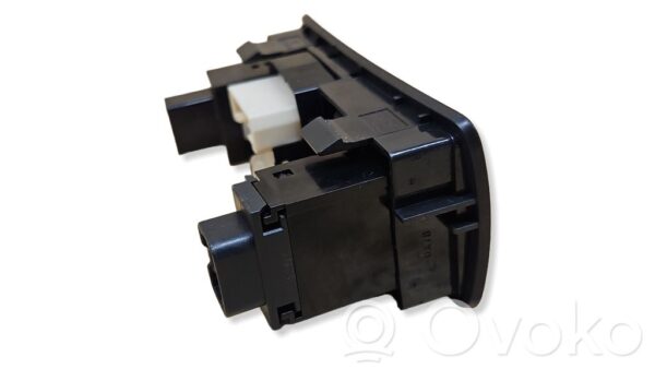 Toyota Avensis T250 Wing mirror switch