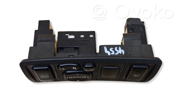 Toyota Avensis T250 Wing mirror switch