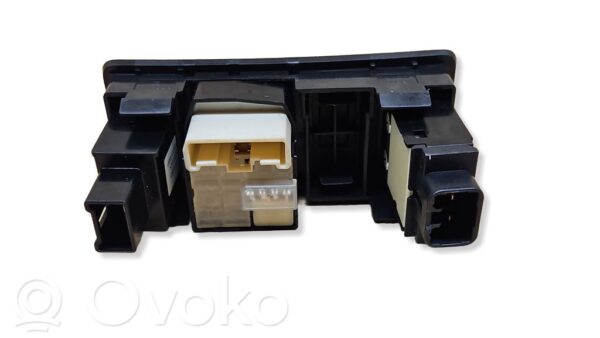 Toyota Avensis T250 Wing mirror switch