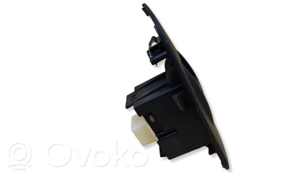 rrr-part-228-b463321e959e0ea051b90c7c5e9e4c54-1 Toyota Avensis T250 Electric window control switch