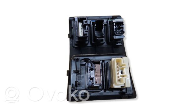 Lexus IS 220D-250-350 A set of switches