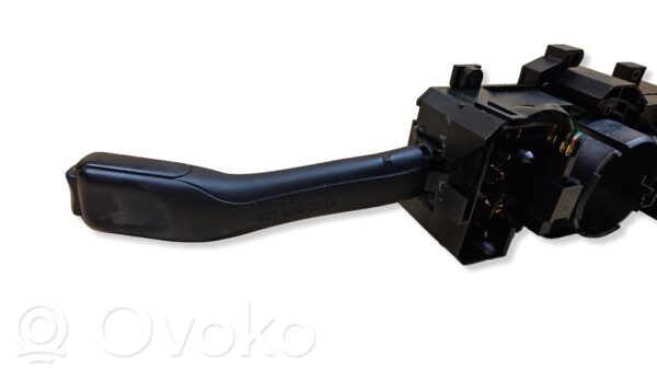 rrr-part-237-b52364bf7ef36f79136b590ea0a78f19 Audi A6 S6 C5 4B Klaasipuhasti suunatulede kang/lüliti
