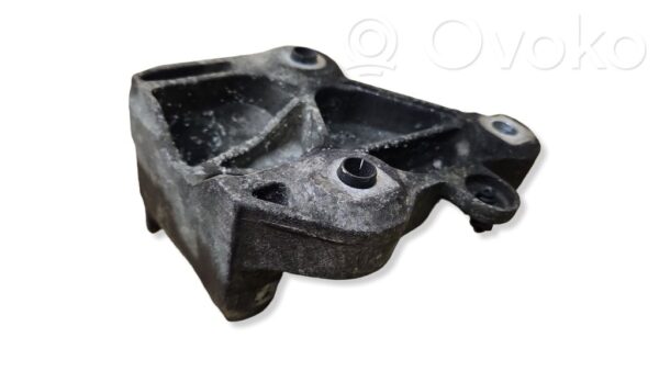 Citroen Berlingo Gearbox mounting bracket