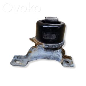 Volvo XC60 Engine mounting bracket