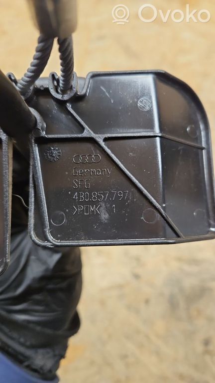 Audi A6 S6 C5 4B Middle seatbelt buckle (rear)