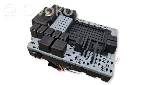 rrr-part-36-729563292de30d7de511141f1d643ed4-1 Volvo S60 Fuse module