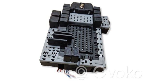 rrr-part-36-bc90a55fc48cb4eb7712a81f6ab0aa9c-1 Volvo S60 Fuse module