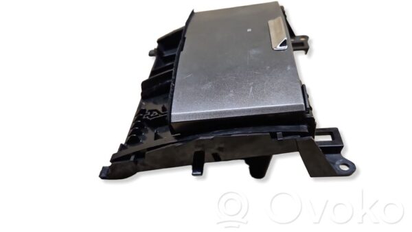 rrr-part-370-04abeb72851afb09eb6f173c4257f98e Lexus IS 220D-250-350 Car ashtray