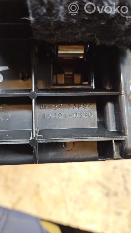 rrr-part-370-460d4e4696f2c38273140e36e4ea9b6d Lexus IS 220D-250-350 Car ashtray