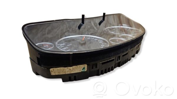 Audi A6 S6 C5 4B Speedometer (instrument cluster)