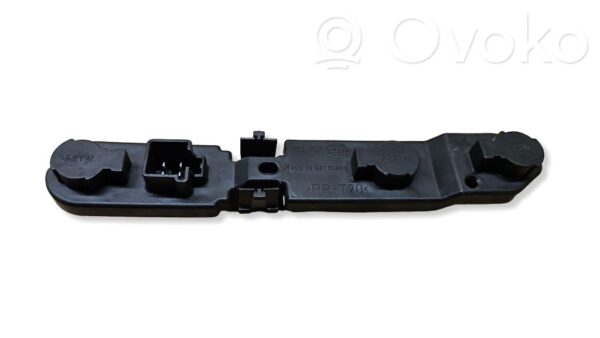 Volvo S60 Tail light bulb cover holder