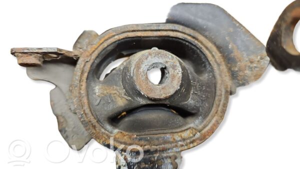 Toyota Avensis T250 Engine mounting bracket