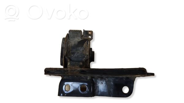 Toyota Avensis T250 Engine mounting bracket