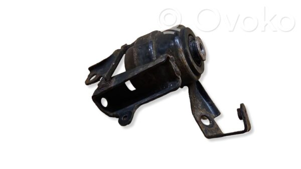 Toyota Avensis T250 Engine mounting bracket