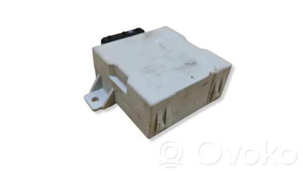 Toyota Avensis T250 Window wiper relay