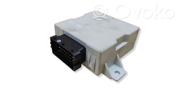 Toyota Avensis T250 Window wiper relay
