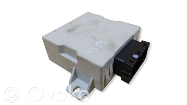 Toyota Avensis T250 Window wiper relay