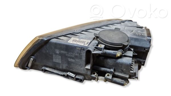 Volkswagen Touareg I Headlight/headlamp