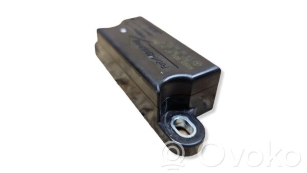 Mercedes-Benz CLS C219 Airbag deployment crash/impact sensor