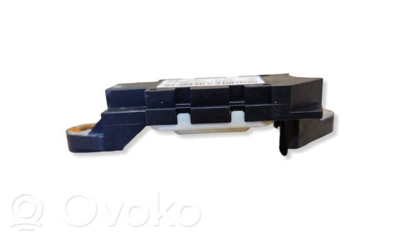 Mercedes-Benz CLS C219 Airbag deployment crash/impact sensor